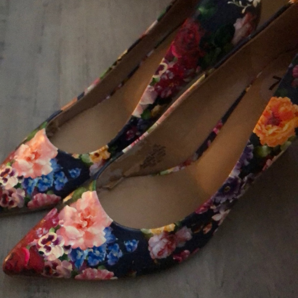 Used heels - Picture 3 of 3